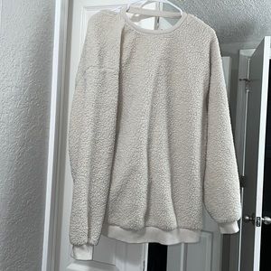 Comfy sweater / size small but fits like a large.
